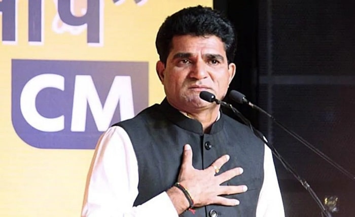 AAP-Isudan-Gadhvi Rajkotupdates.News: Gujarat’s Rising Star in Politics